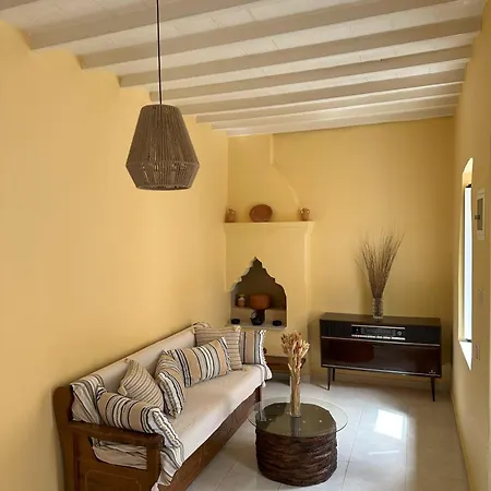 Semesterbostad Elia Old Mansion Malona Village